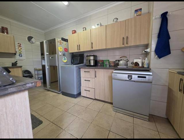 3 BEDROOM HOUSE FOR SALE IN BRACKENDOWNS